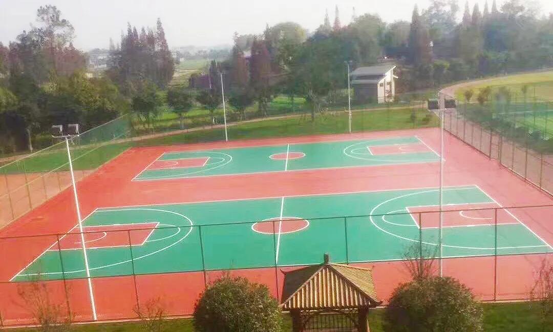 成都现代化小学 - 健身器材